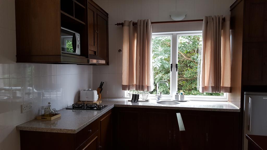 Villa Kayola - Self Catering Pointe La Rue Екстериор снимка