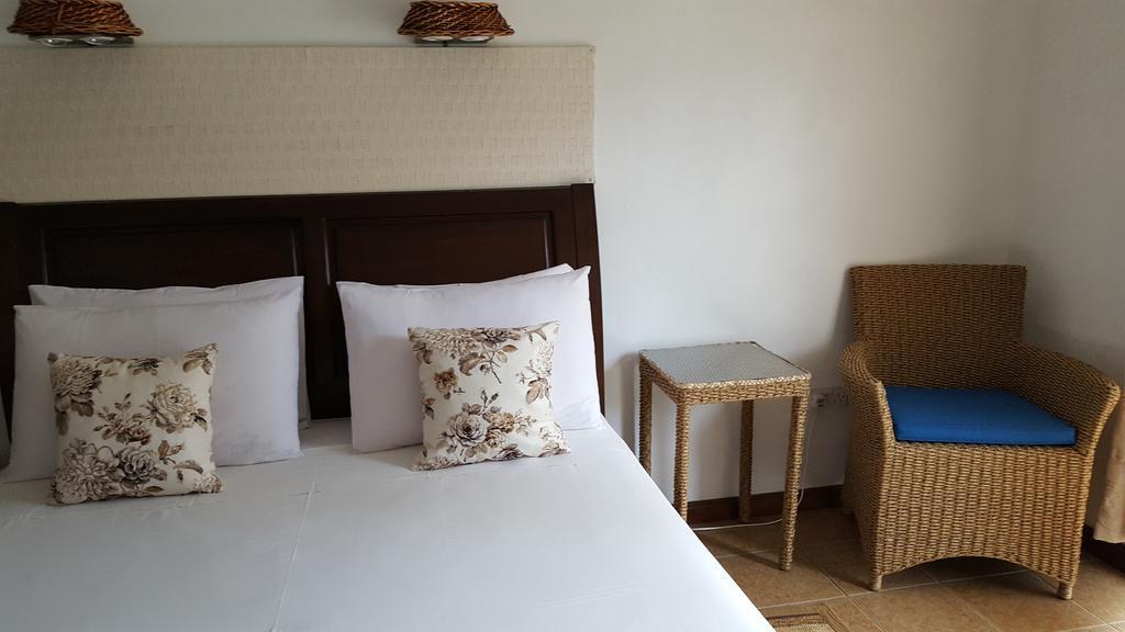 Villa Kayola - Self Catering Pointe La Rue Екстериор снимка