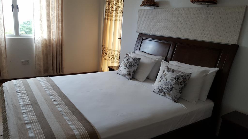 Villa Kayola - Self Catering Pointe La Rue Екстериор снимка