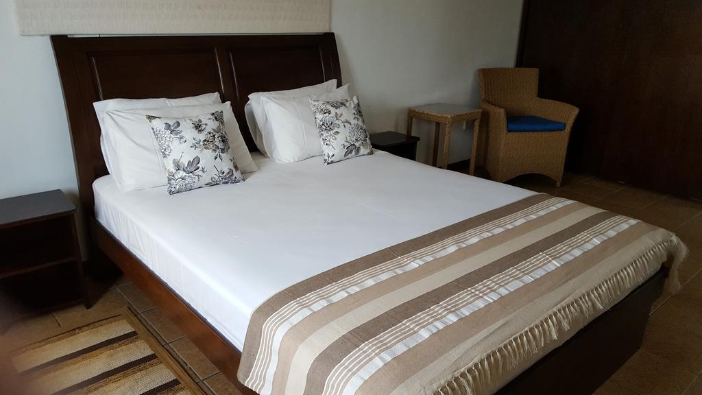Villa Kayola - Self Catering Pointe La Rue Екстериор снимка