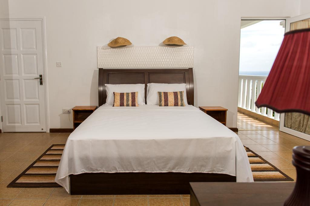 Villa Kayola - Self Catering Pointe La Rue Екстериор снимка